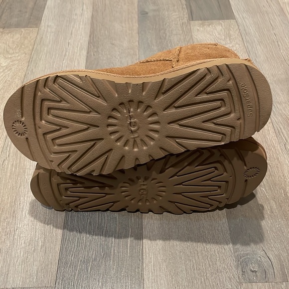 UGG Australia Classic Mini Rubber Logo Chestnut Boots - Picture 12 of 16
